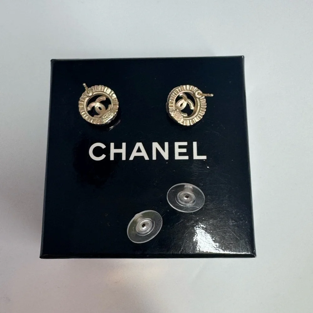 ‼️SOLD‼️ Authentic CHANEL Champagne Gold Logo Circle Earrings with Crystals - Picture 3 of 3